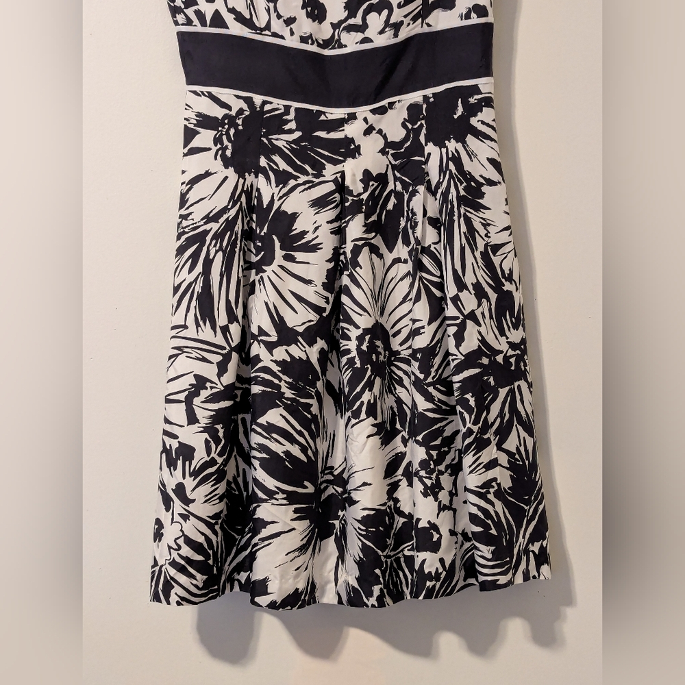 Floral Black and White Silk‎ Dress - Picture 5 of 7